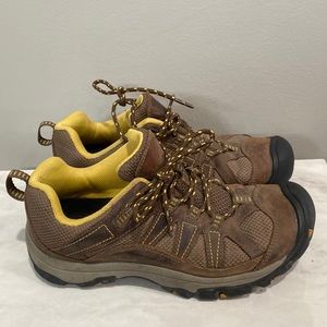 Keen Hiking Boots Size 7.5